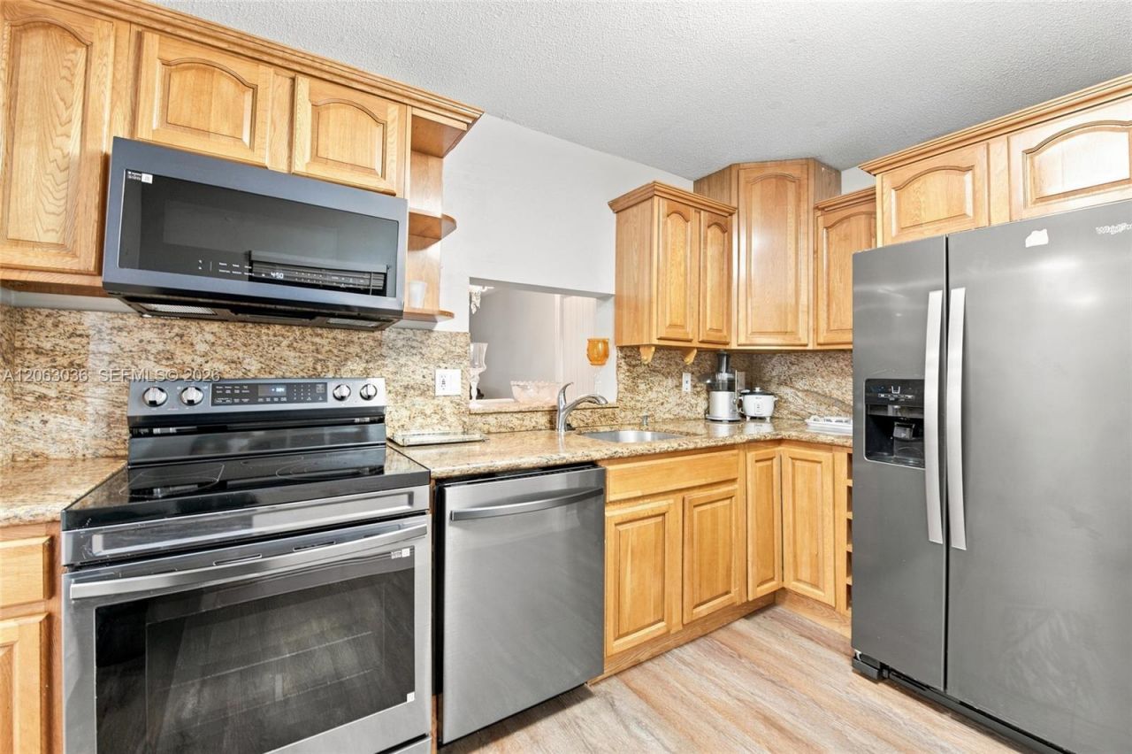 4141 NW 44th Ave , Unit 217, Lauderdale Lakes, FL 33319 Photo