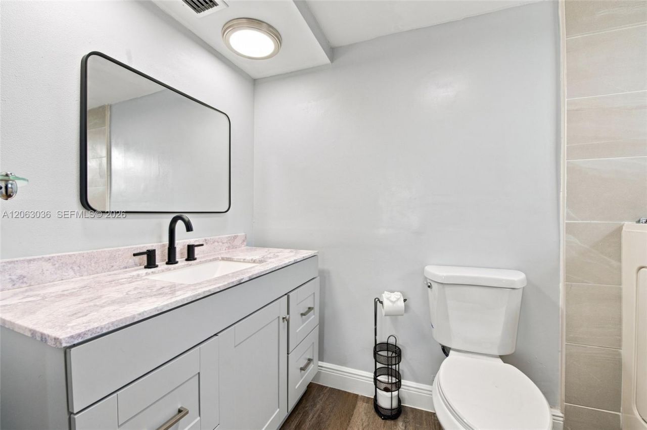 4141 NW 44th Ave , Unit 217, Lauderdale Lakes, FL 33319 Photo