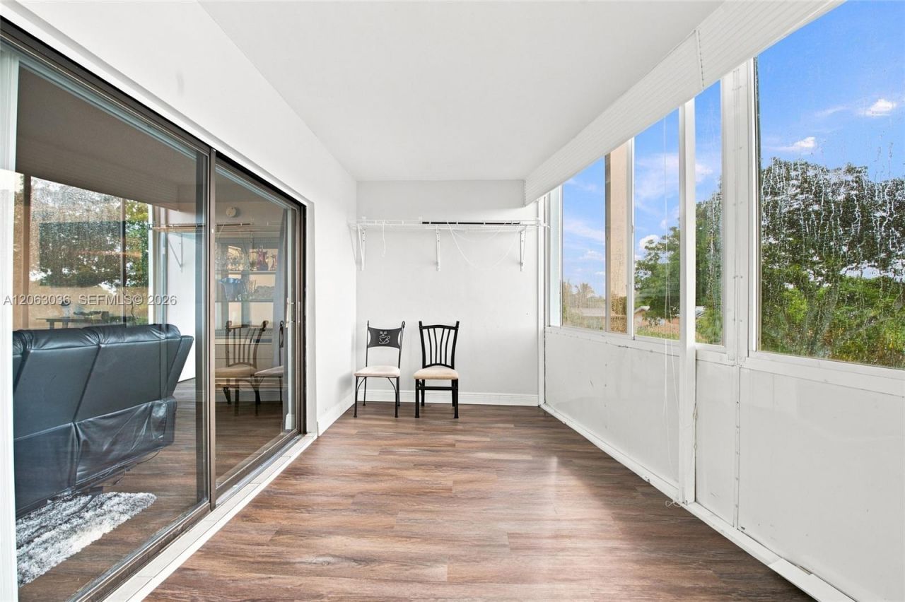 4141 NW 44th Ave , Unit 217, Lauderdale Lakes, FL 33319 Photo