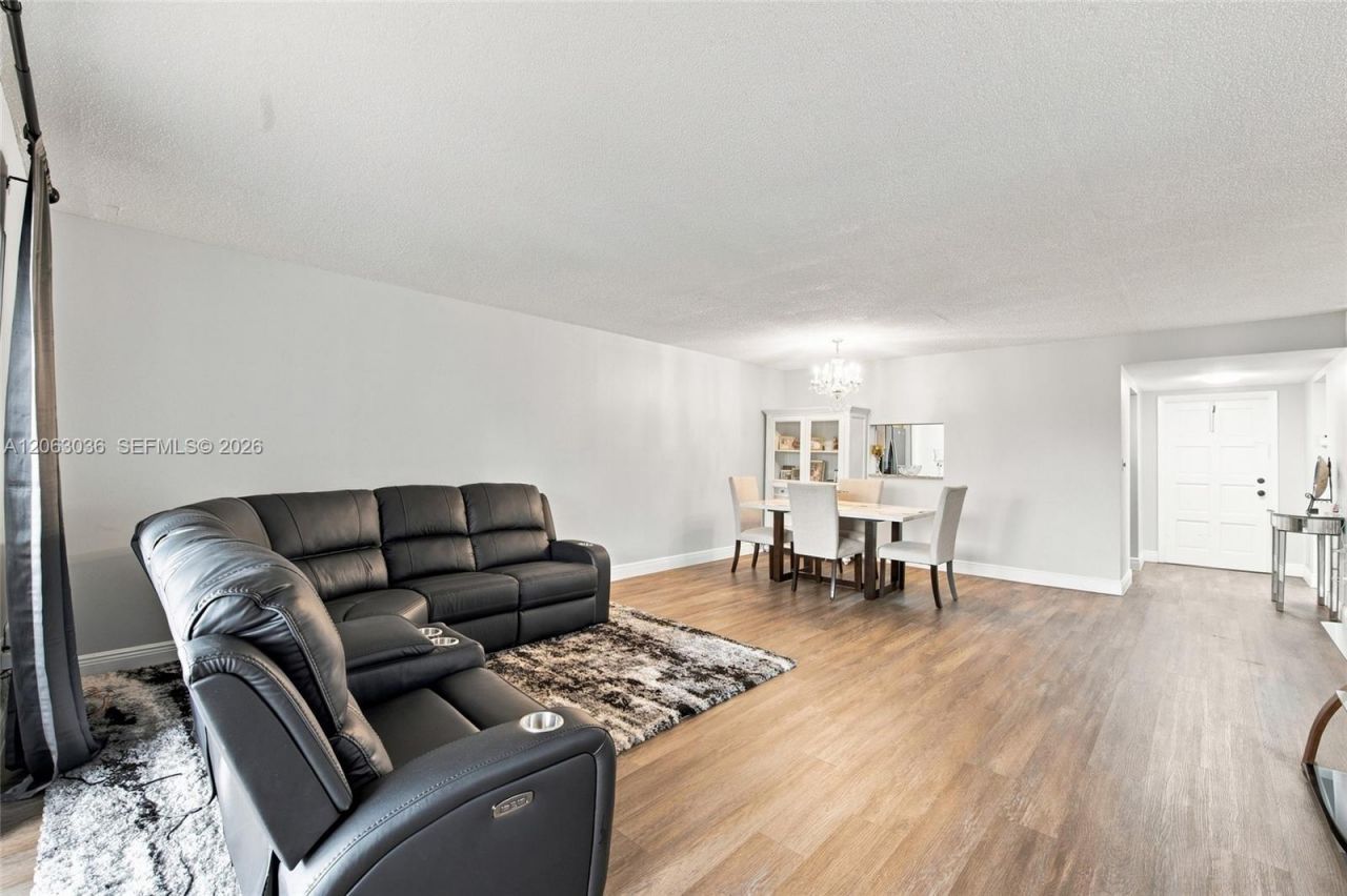 4141 NW 44th Ave , Unit 217, Lauderdale Lakes, FL 33319 Photo