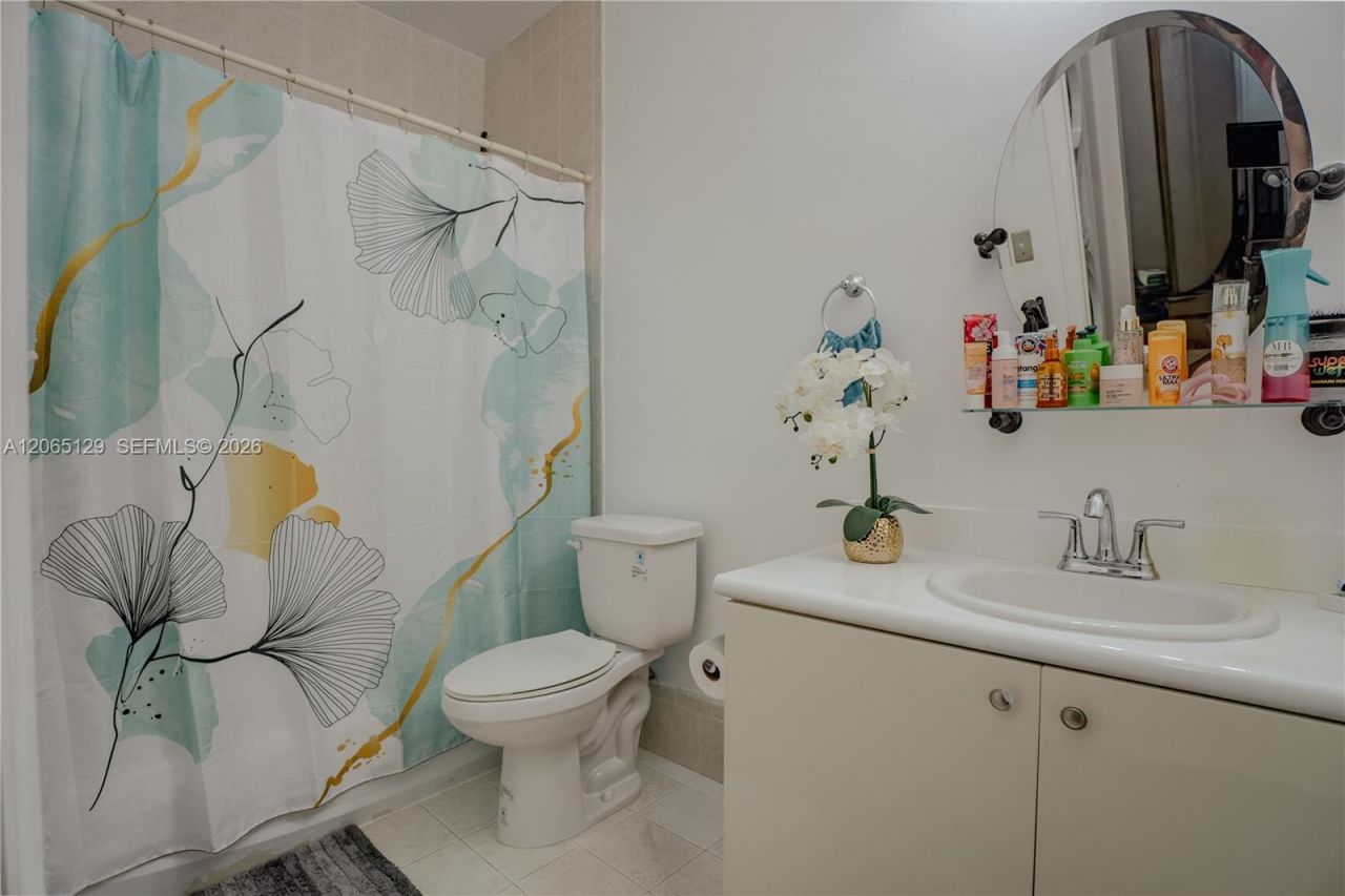 17600 NW 73rd Ave , Unit 201-6, Hialeah, FL 33015 Photo