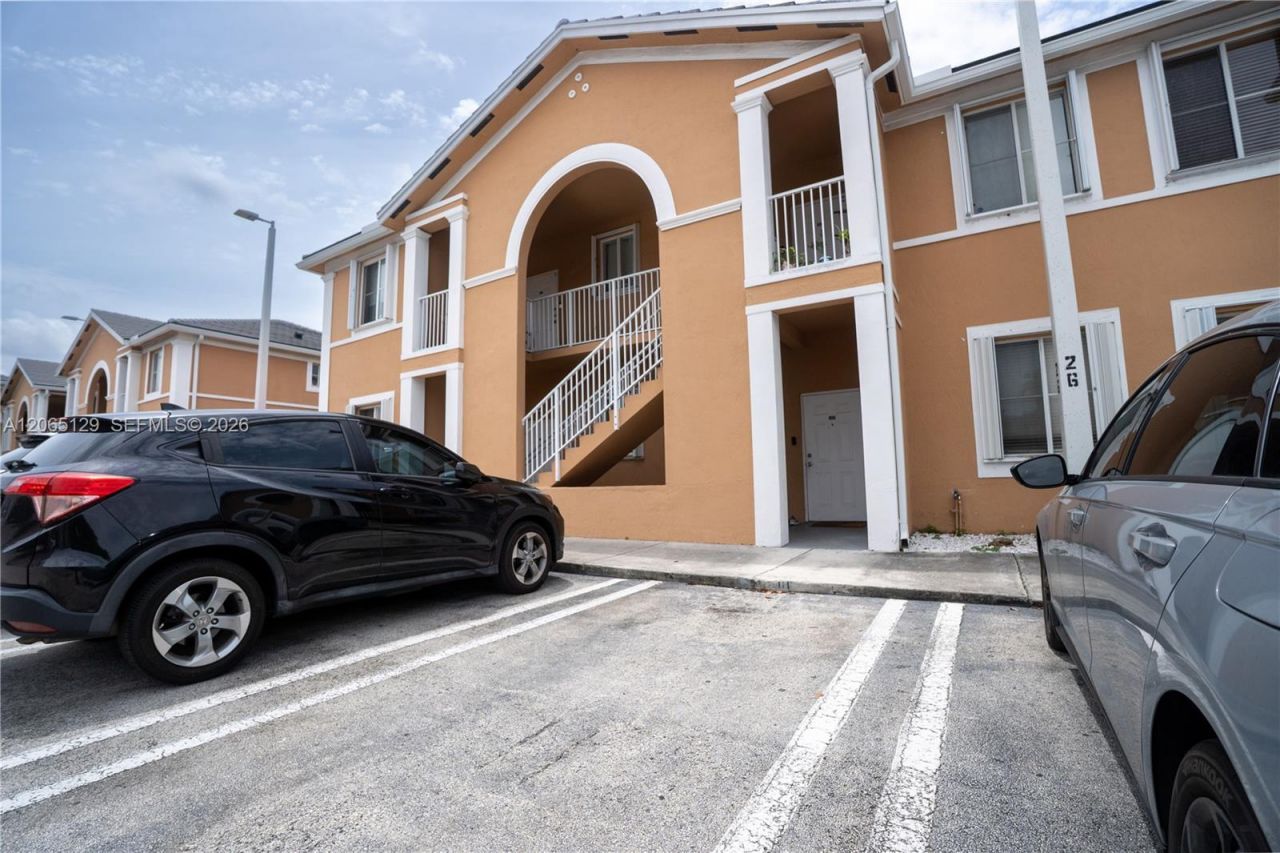 17600 NW 73rd Ave , Unit 201-6, Hialeah, FL 33015 Photo