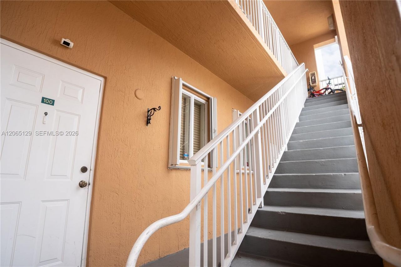 17600 NW 73rd Ave , Unit 201-6, Hialeah, FL 33015 Photo