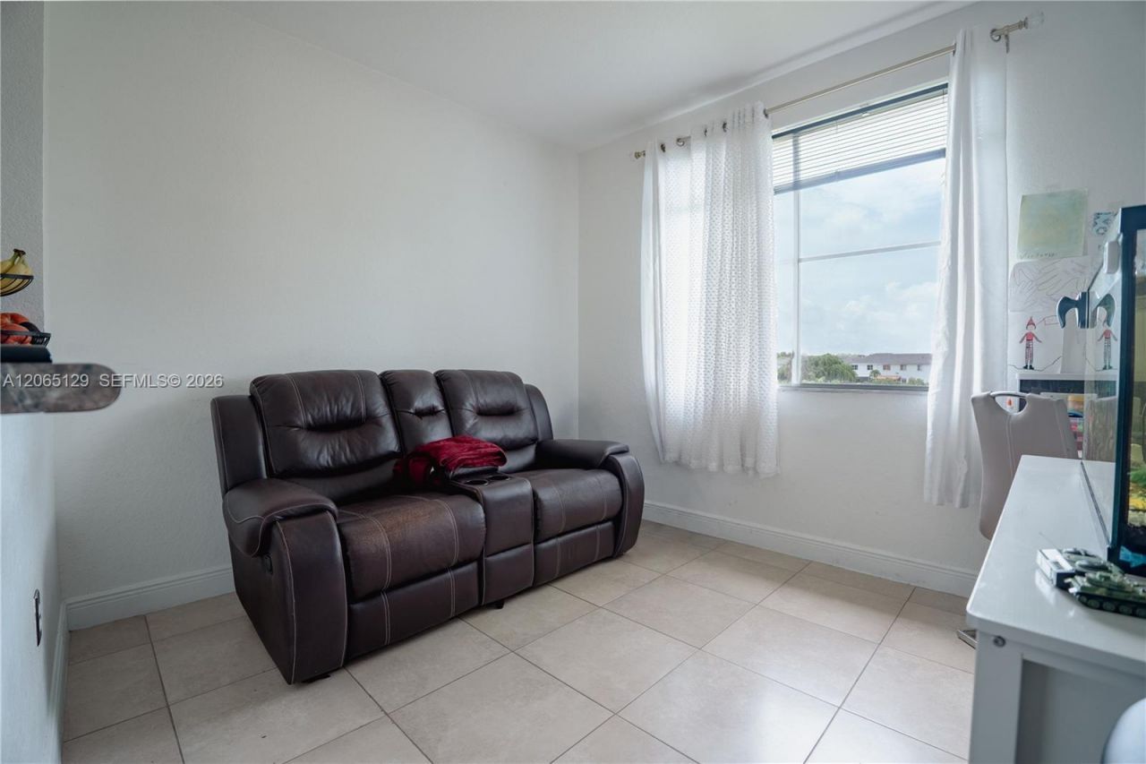 17600 NW 73rd Ave , Unit 201-6, Hialeah, FL 33015 Photo