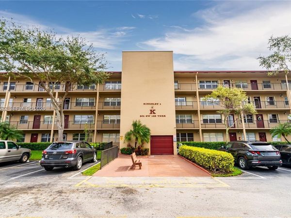 801 SW 133rd Ter , Unit 118K, Pembroke Pines, FL 33027