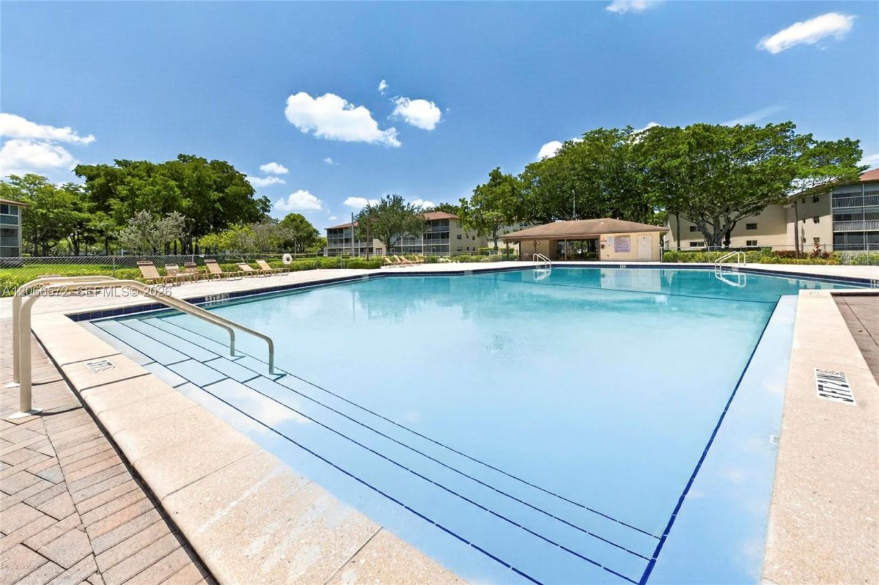 801 SW 133rd Ter, Unit 118K, Pembroke Pines, FL 33027 Photo