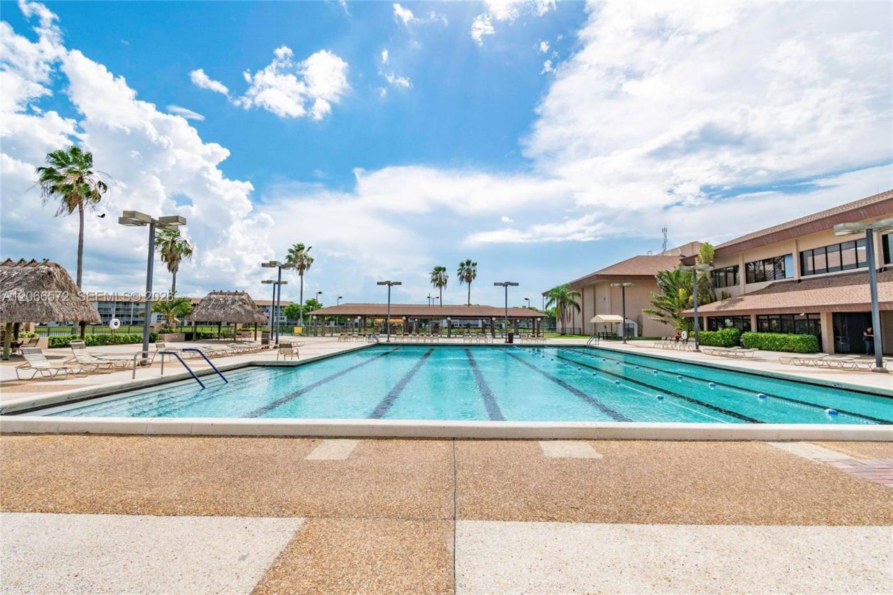 801 SW 133rd Ter, Unit 118K, Pembroke Pines, FL 33027 Photo