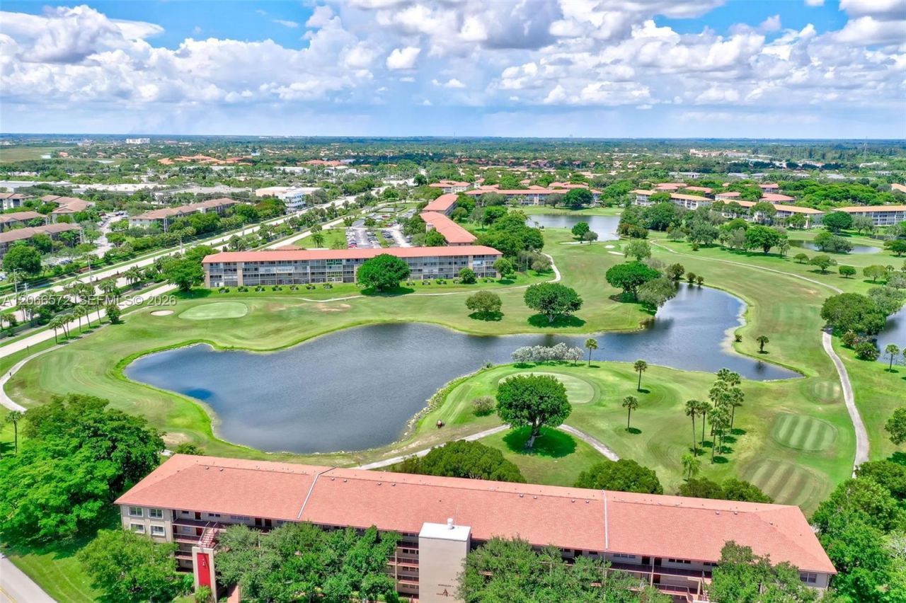 801 SW 133rd Ter, Unit 118K, Pembroke Pines, FL 33027 Photo