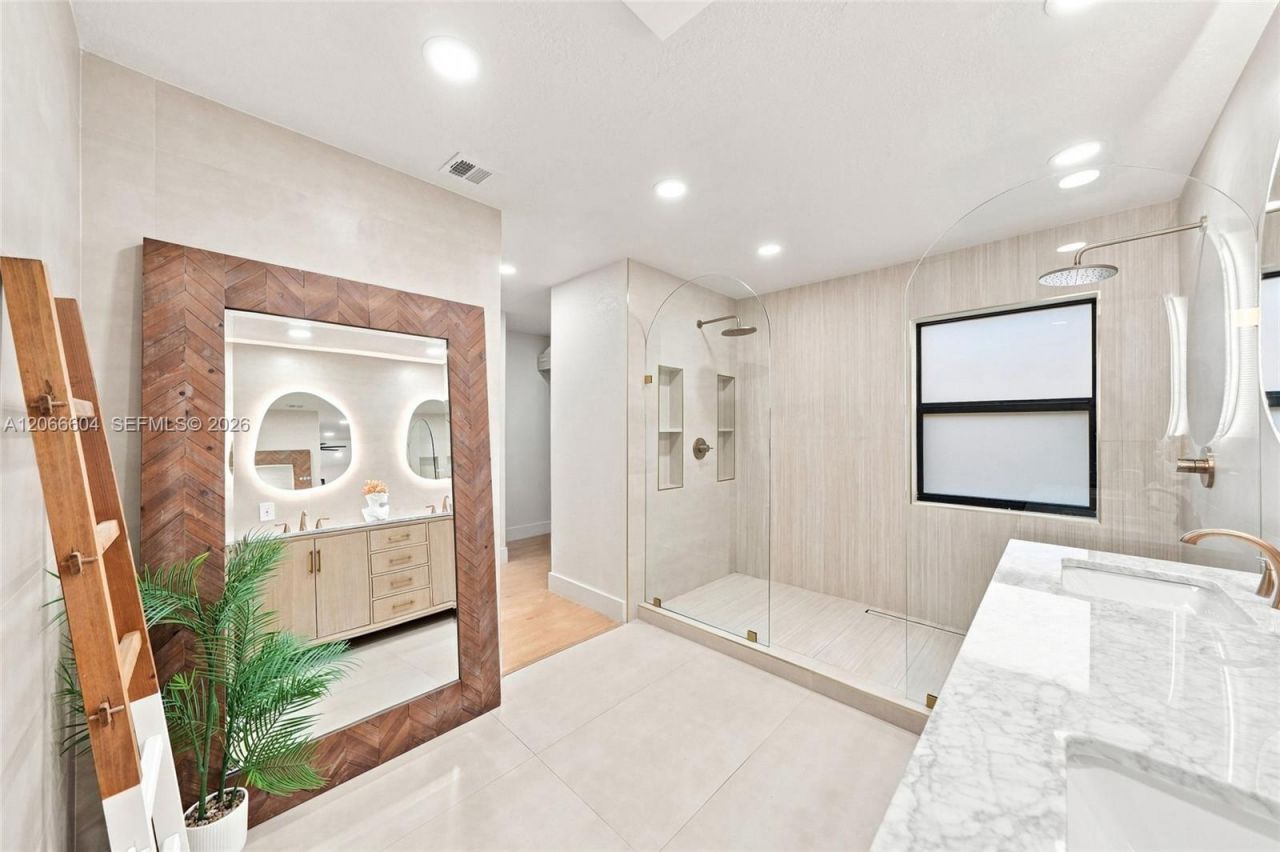 402 SW 200th Ter, Pembroke Pines, FL 33029 Photo