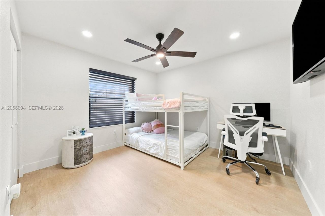 402 SW 200th Ter, Pembroke Pines, FL 33029 Photo