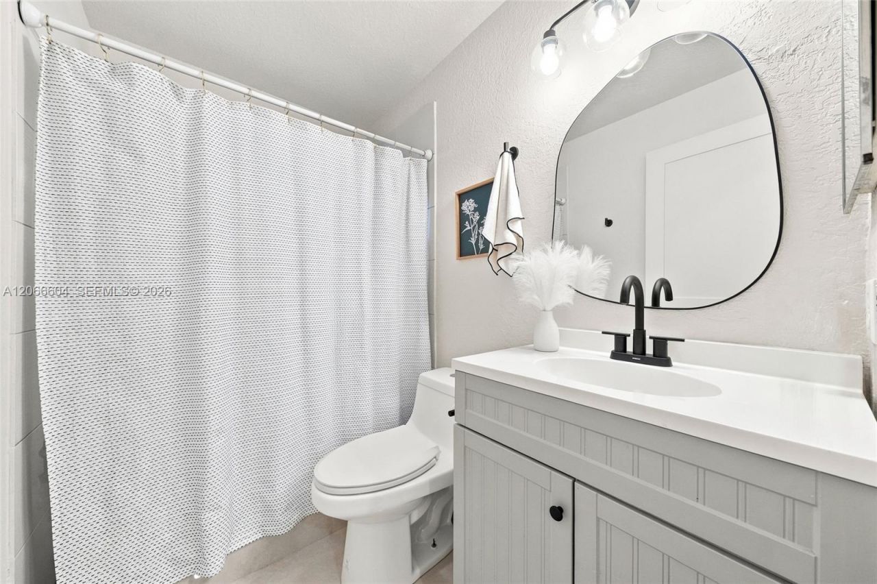 402 SW 200th Ter, Pembroke Pines, FL 33029 Photo