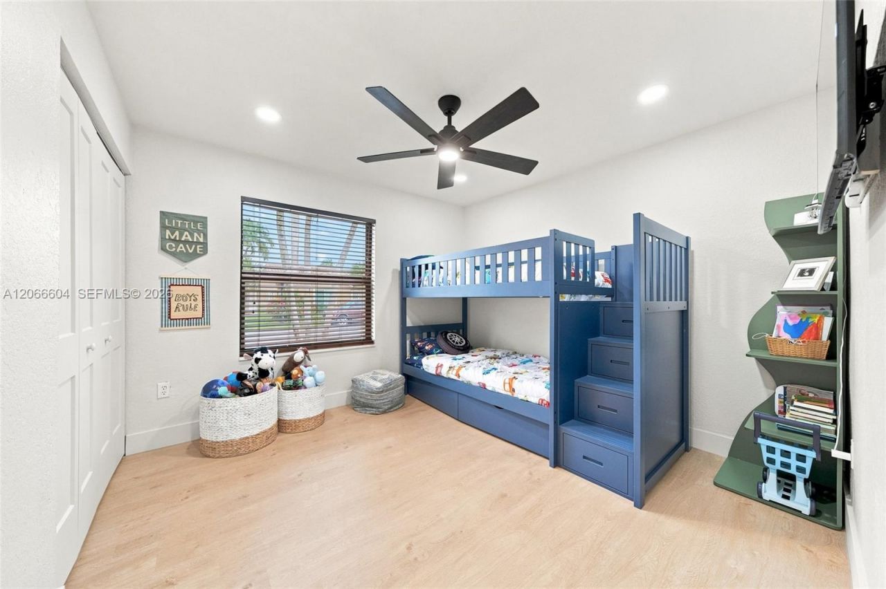 402 SW 200th Ter, Pembroke Pines, FL 33029 Photo