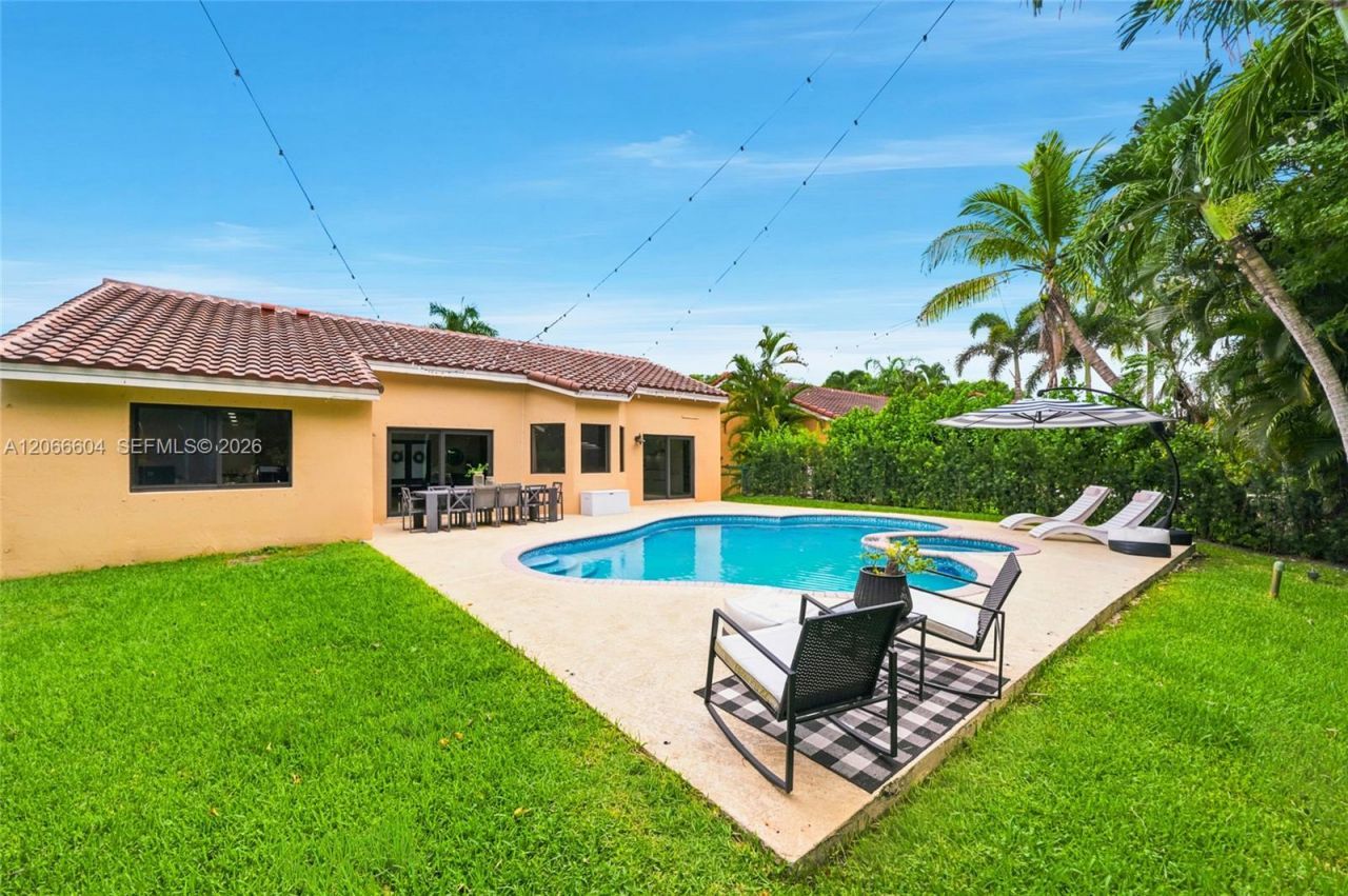 402 SW 200th Ter, Pembroke Pines, FL 33029 Photo