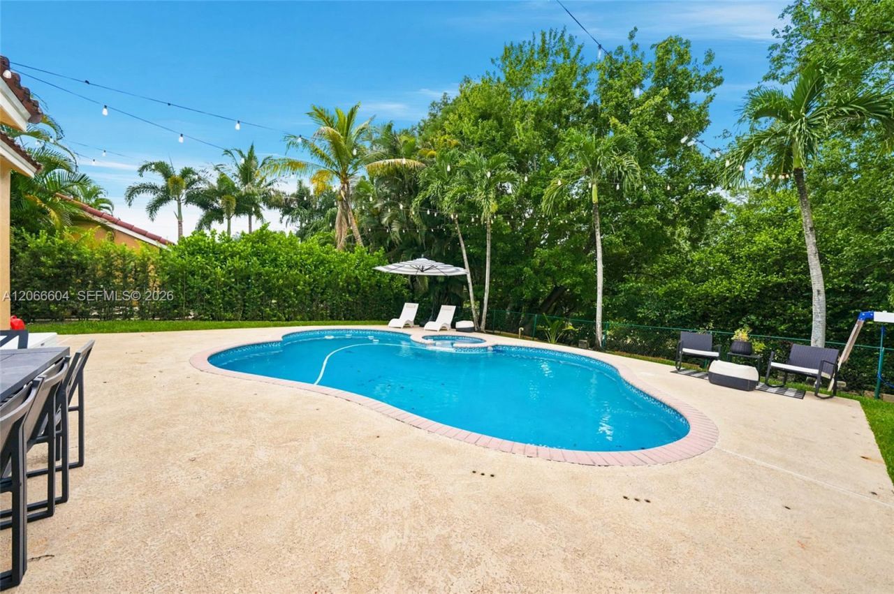 402 SW 200th Ter, Pembroke Pines, FL 33029 Photo