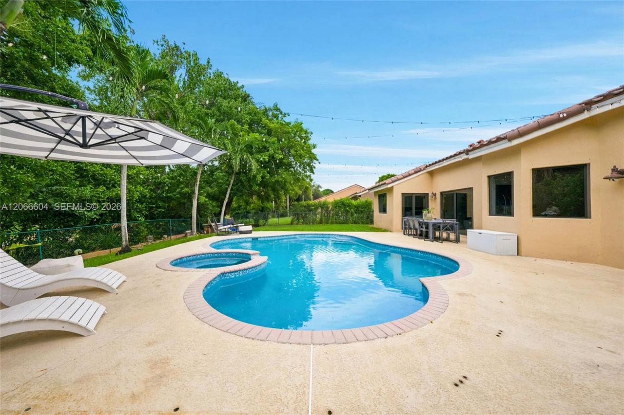 402 SW 200th Ter, Pembroke Pines, FL 33029 Photo