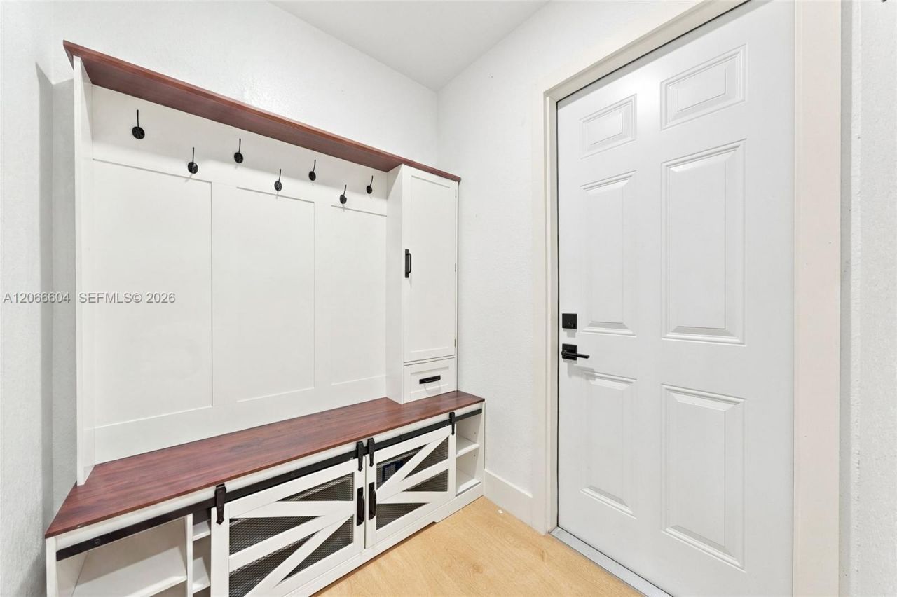 402 SW 200th Ter, Pembroke Pines, FL 33029 Photo