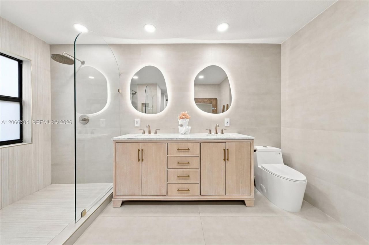 402 SW 200th Ter, Pembroke Pines, FL 33029 Photo