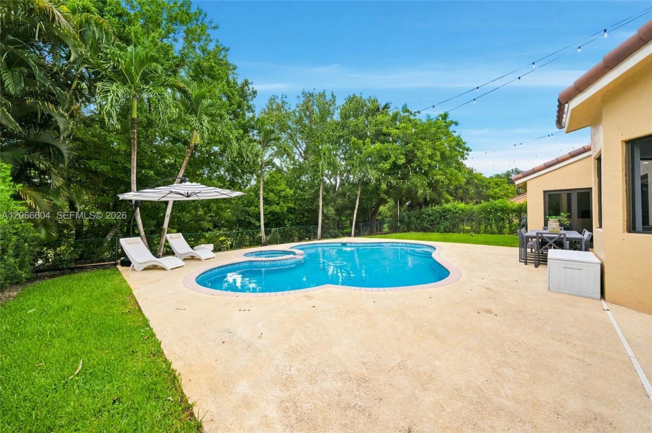 402 SW 200th Ter, Pembroke Pines, FL 33029 Photo
