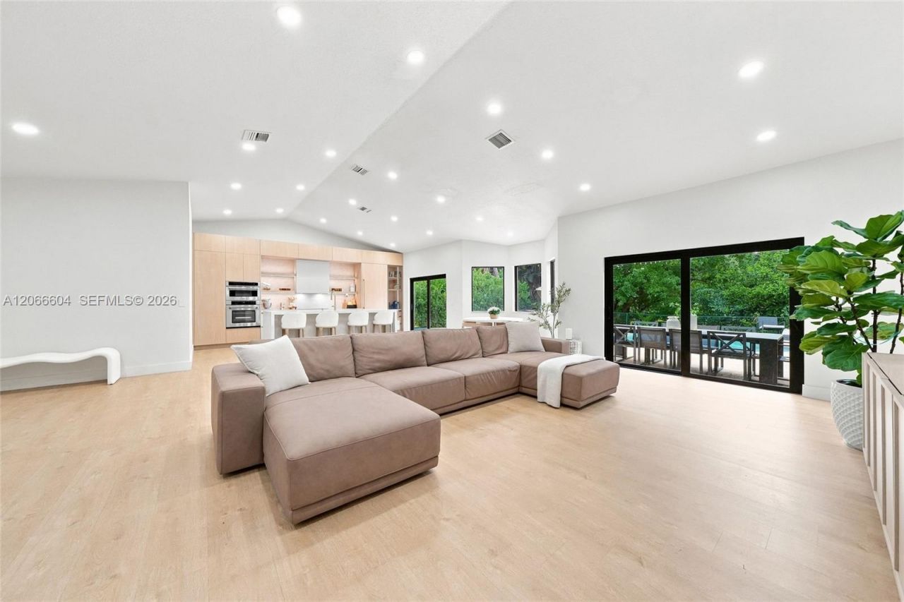 402 SW 200th Ter, Pembroke Pines, FL 33029 Photo
