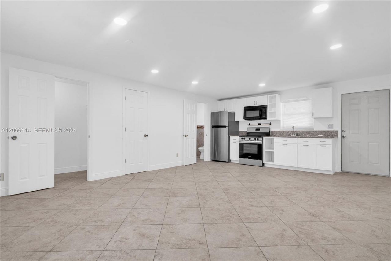 1041 NE 9th Ave, Unit A1, Fort Lauderdale, FL 33304 Photo