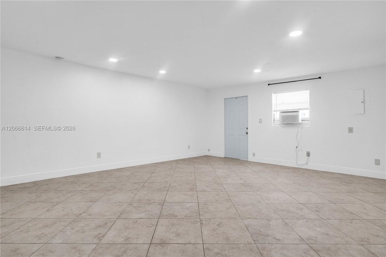 1041 NE 9th Ave, Unit A1, Fort Lauderdale, FL 33304 Photo