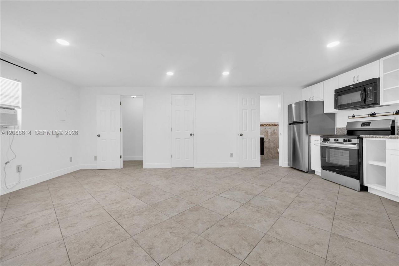 1041 NE 9th Ave, Unit A1, Fort Lauderdale, FL 33304 Photo