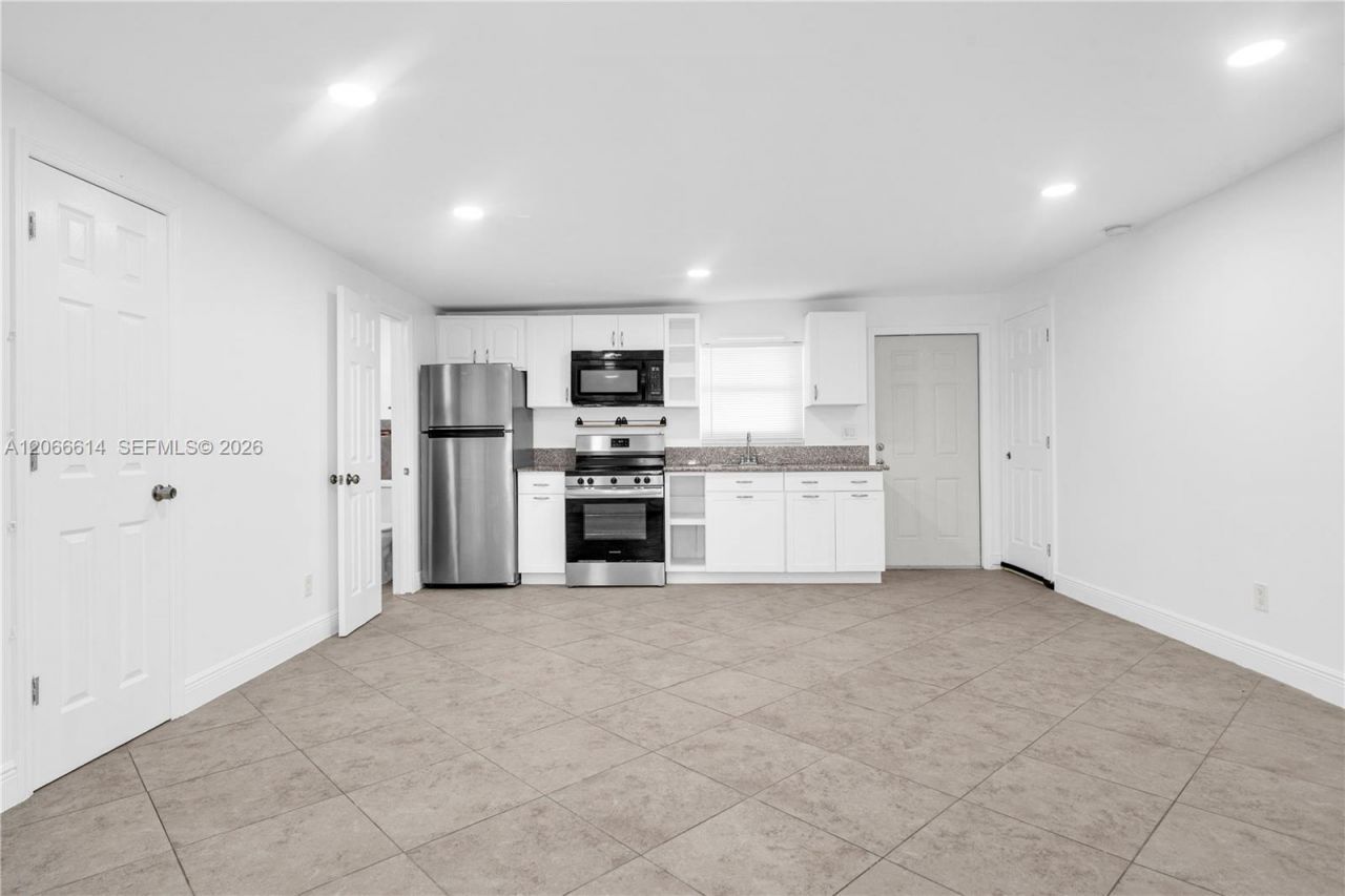 1041 NE 9th Ave, Unit A1, Fort Lauderdale, FL 33304 Photo