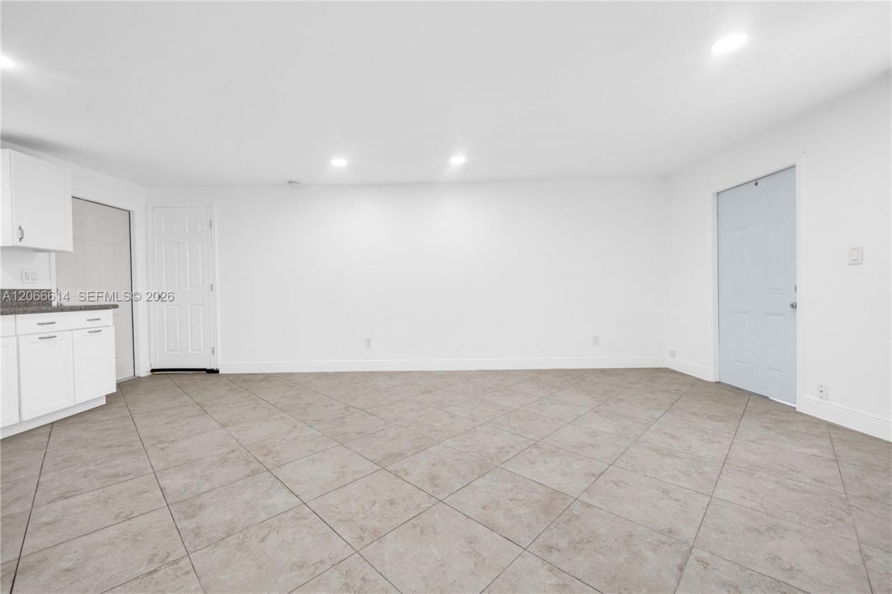 1041 NE 9th Ave, Unit A1, Fort Lauderdale, FL 33304 Photo