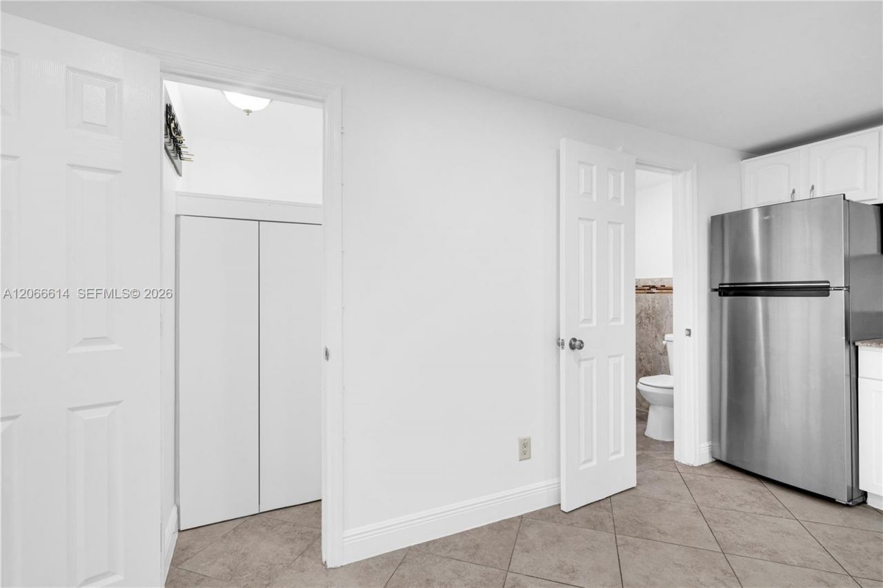 1041 NE 9th Ave, Unit A1, Fort Lauderdale, FL 33304 Photo