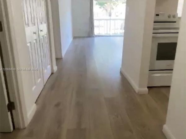 15205 NE 6th Ave, Unit D104, Miami, FL 33162
