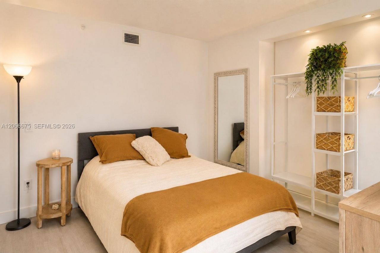 3370 Hidden Bay Dr , Unit 213, Aventura, FL 33180 Photo