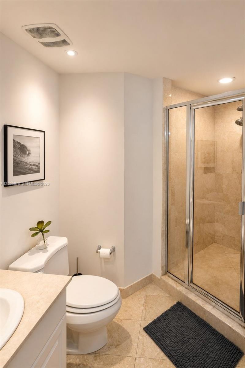 3370 Hidden Bay Dr , Unit 213, Aventura, FL 33180 Photo