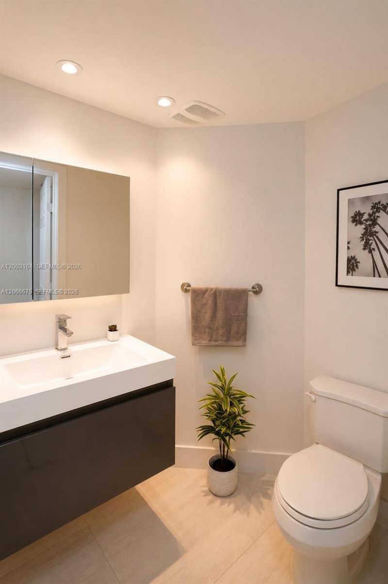 3370 Hidden Bay Dr , Unit 213, Aventura, FL 33180 Photo