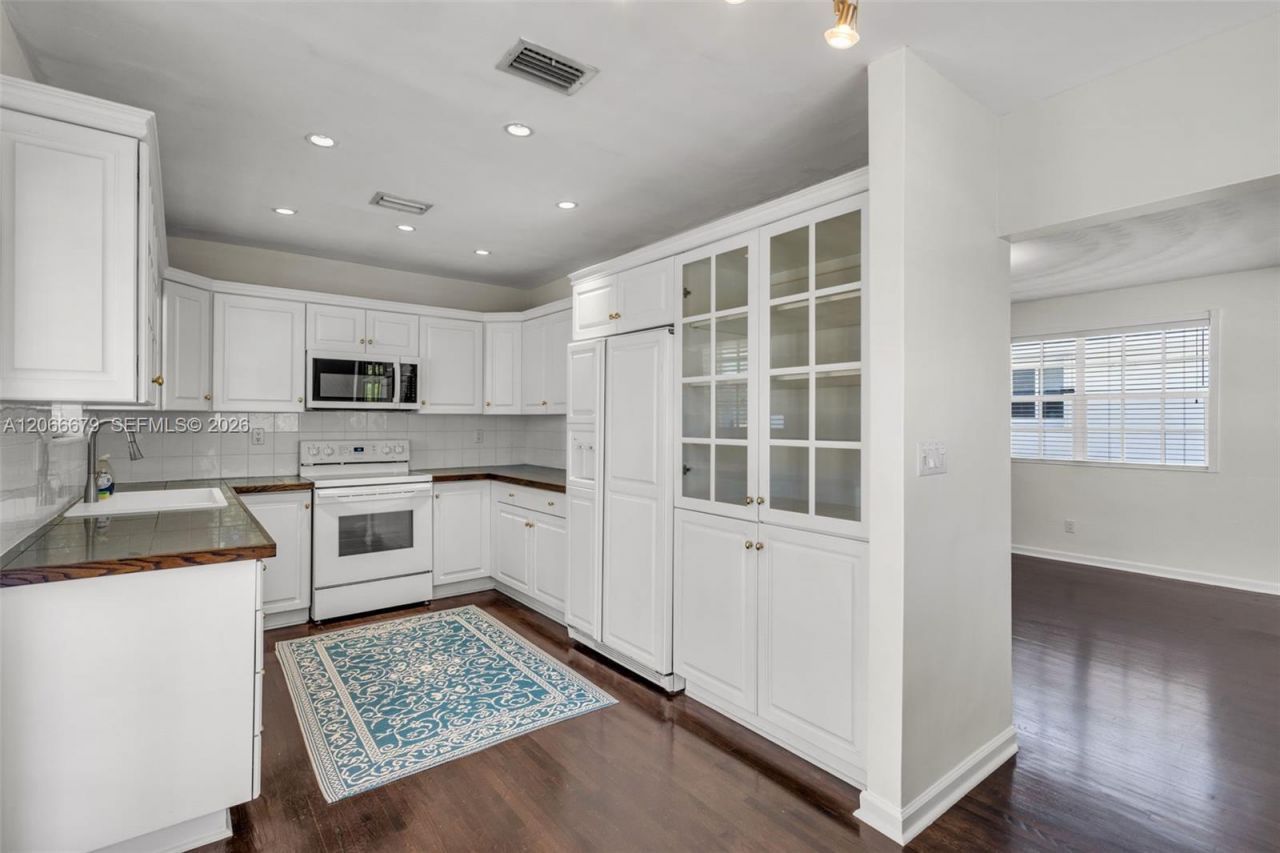 3640 SW 25th St, Unit 1, Miami, FL 33133 Photo