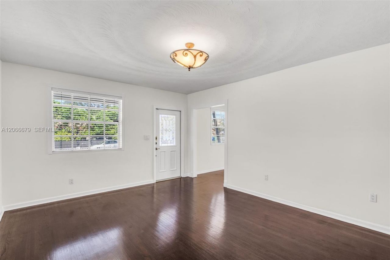 3640 SW 25th St, Unit 1, Miami, FL 33133 Photo