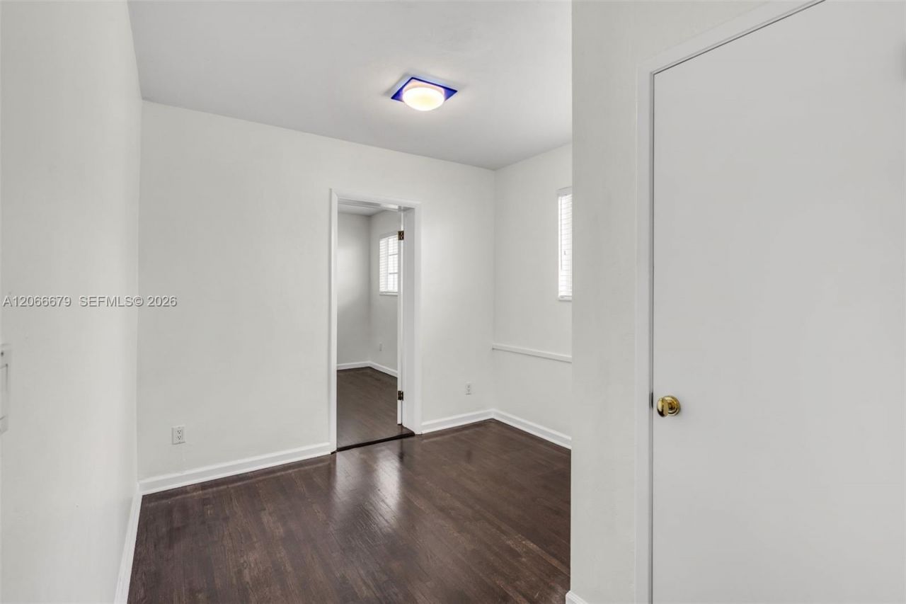 3640 SW 25th St, Unit 1, Miami, FL 33133 Photo