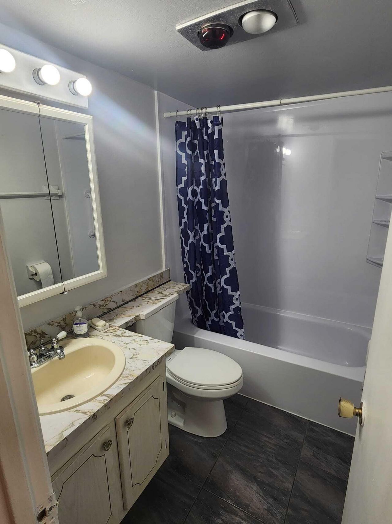 100 Village Green Circle E, Unit B212, Palm Springs, FL 33461 Photo