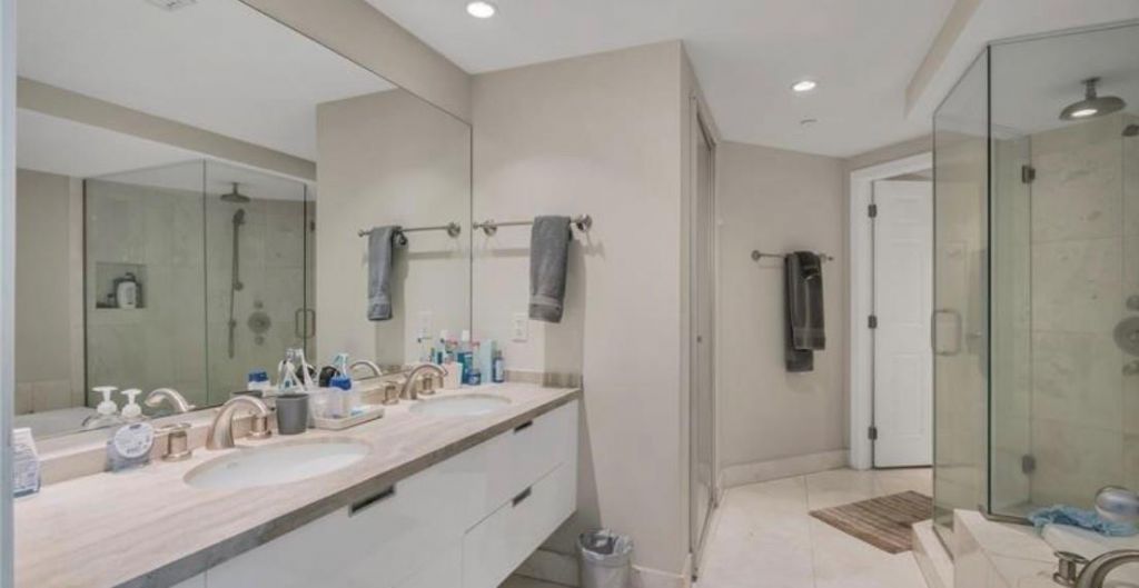 9401 Collins Avenue, Unit 402, Surfside, FL 33154 Photo