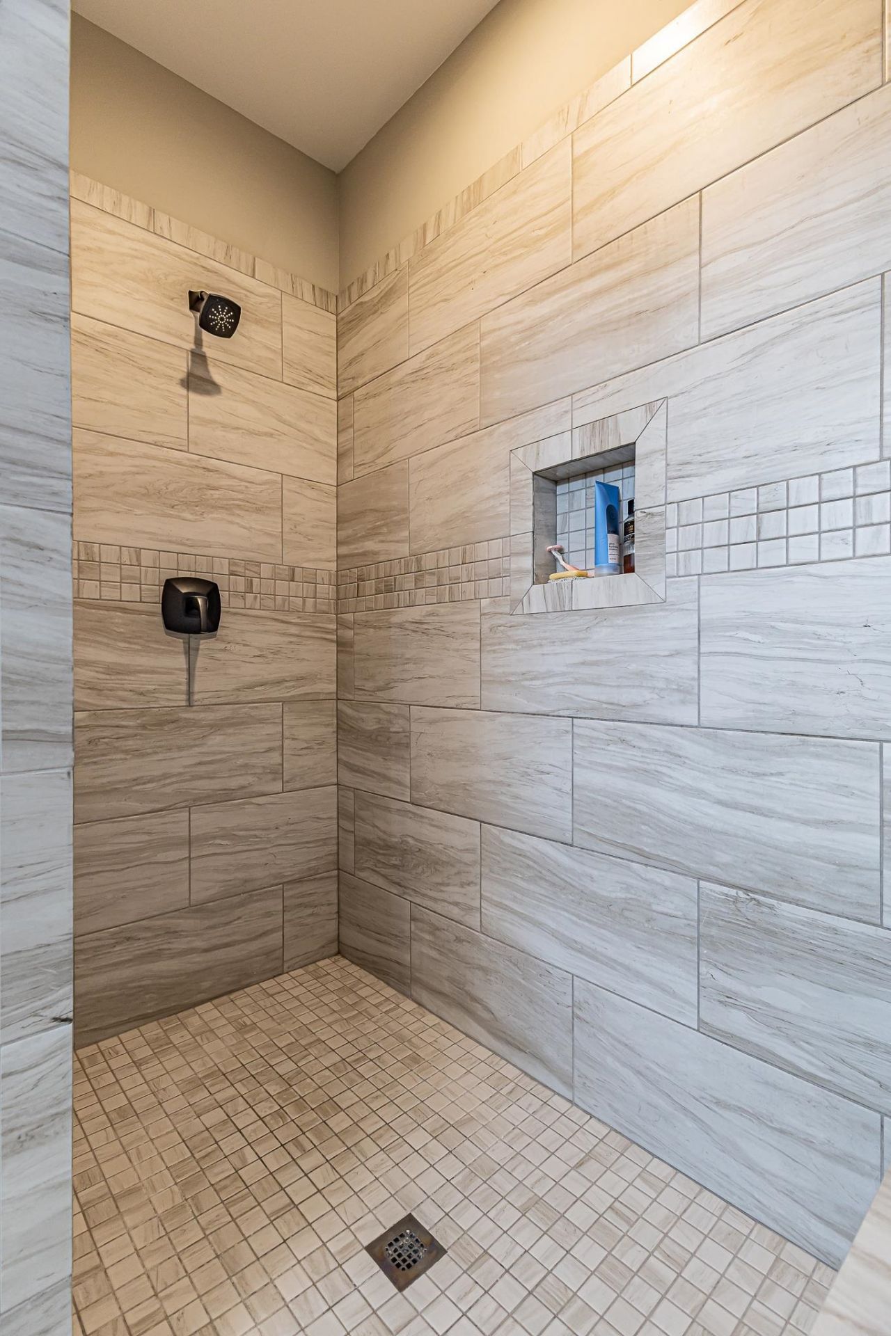 817 Atlantic Commons Dr. Photo 32