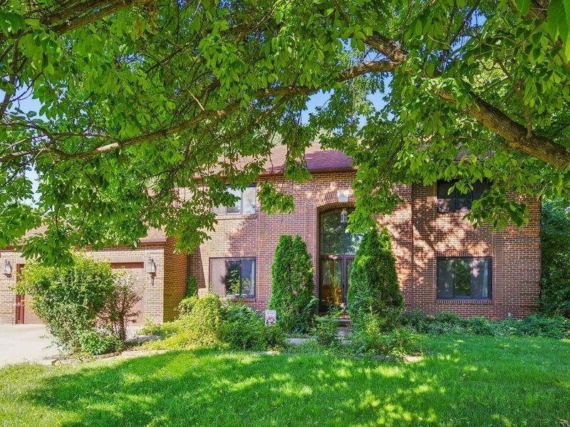 1755 Hickory Hill Drive, Columbus, OH 43228 Photo 2