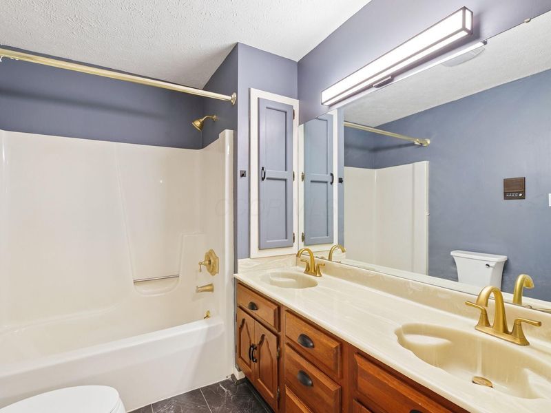 1755 Hickory Hill Drive, Columbus, OH 43228 Photo 29