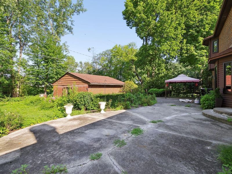 1755 Hickory Hill Drive, Columbus, OH 43228 Photo 35