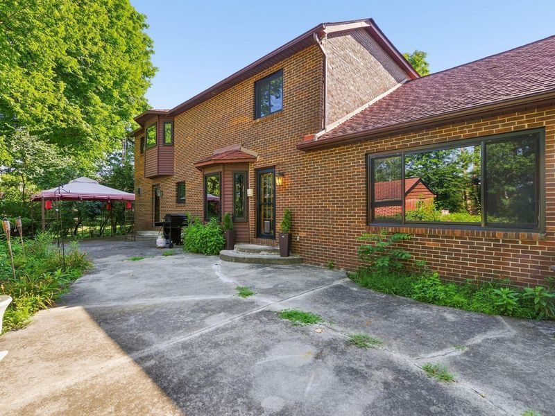 1755 Hickory Hill Drive, Columbus, OH 43228 Photo 36