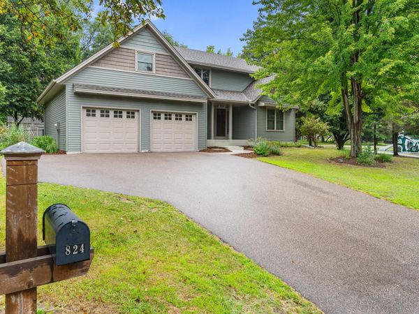 824 Springhill Drive, Burnsville, MN 55306