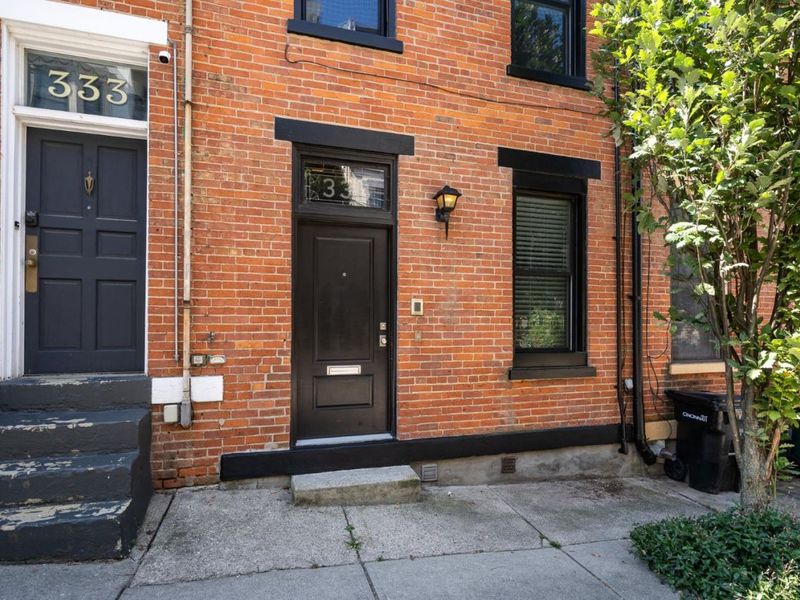 331 Milton Street, Cincinnati, OH 45202 Photo 2