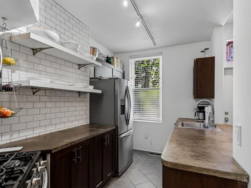 331 Milton Street, Cincinnati, OH 45202 Photo 6