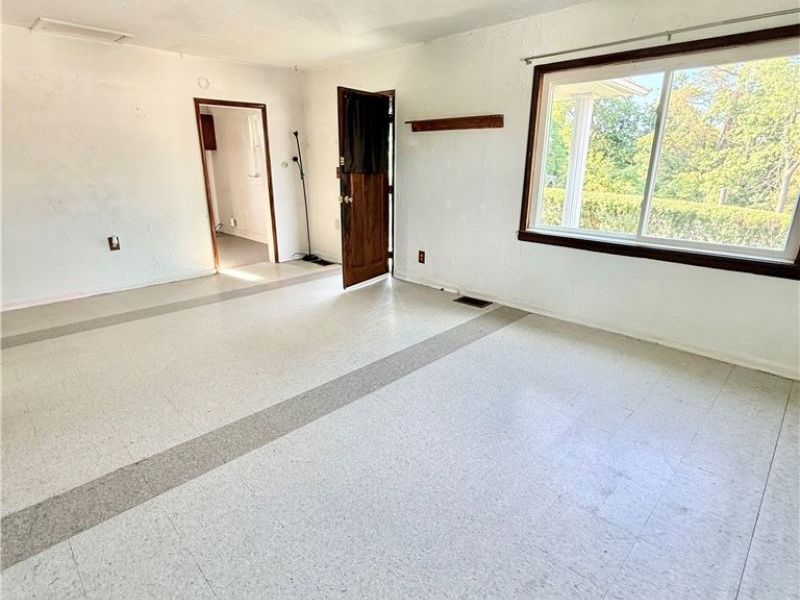 934 Buena Vista Boulevard, Steubenville, OH 43952 Photo 17