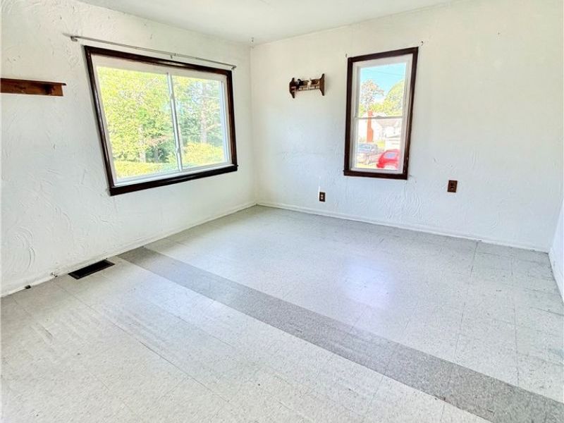 934 Buena Vista Boulevard, Steubenville, OH 43952 Photo 19