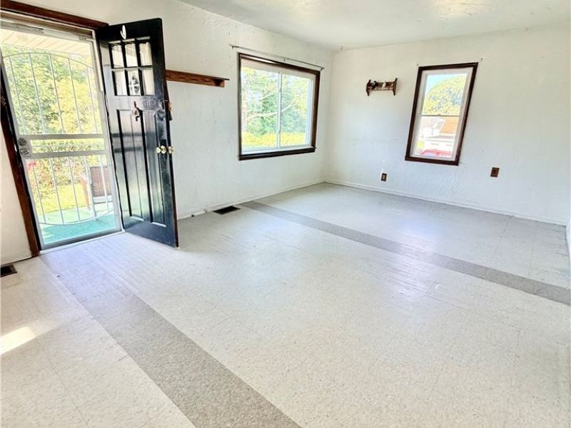 934 Buena Vista Boulevard, Steubenville, OH 43952 Photo 21
