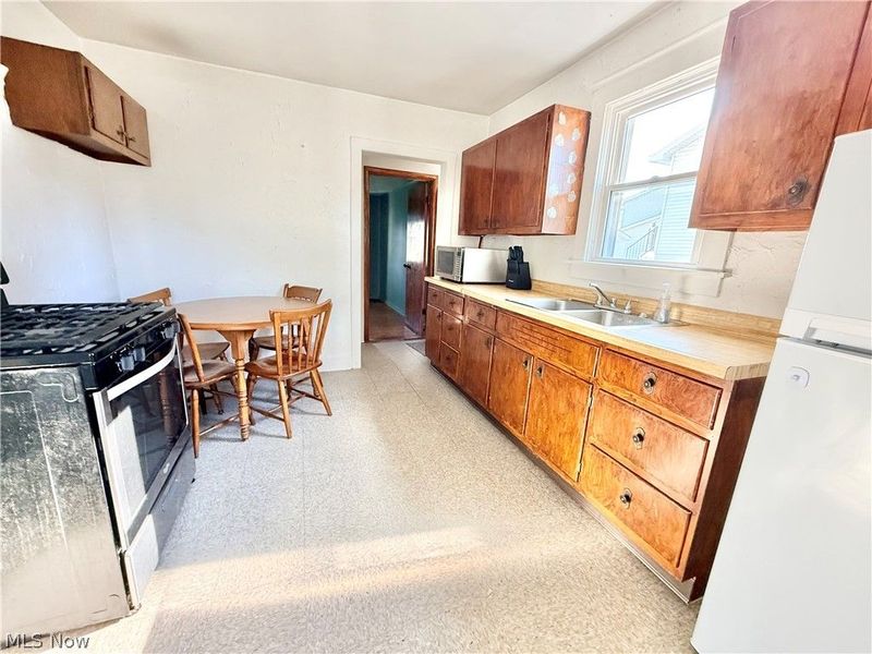 934 Buena Vista Boulevard, Steubenville, OH 43952 Photo 26